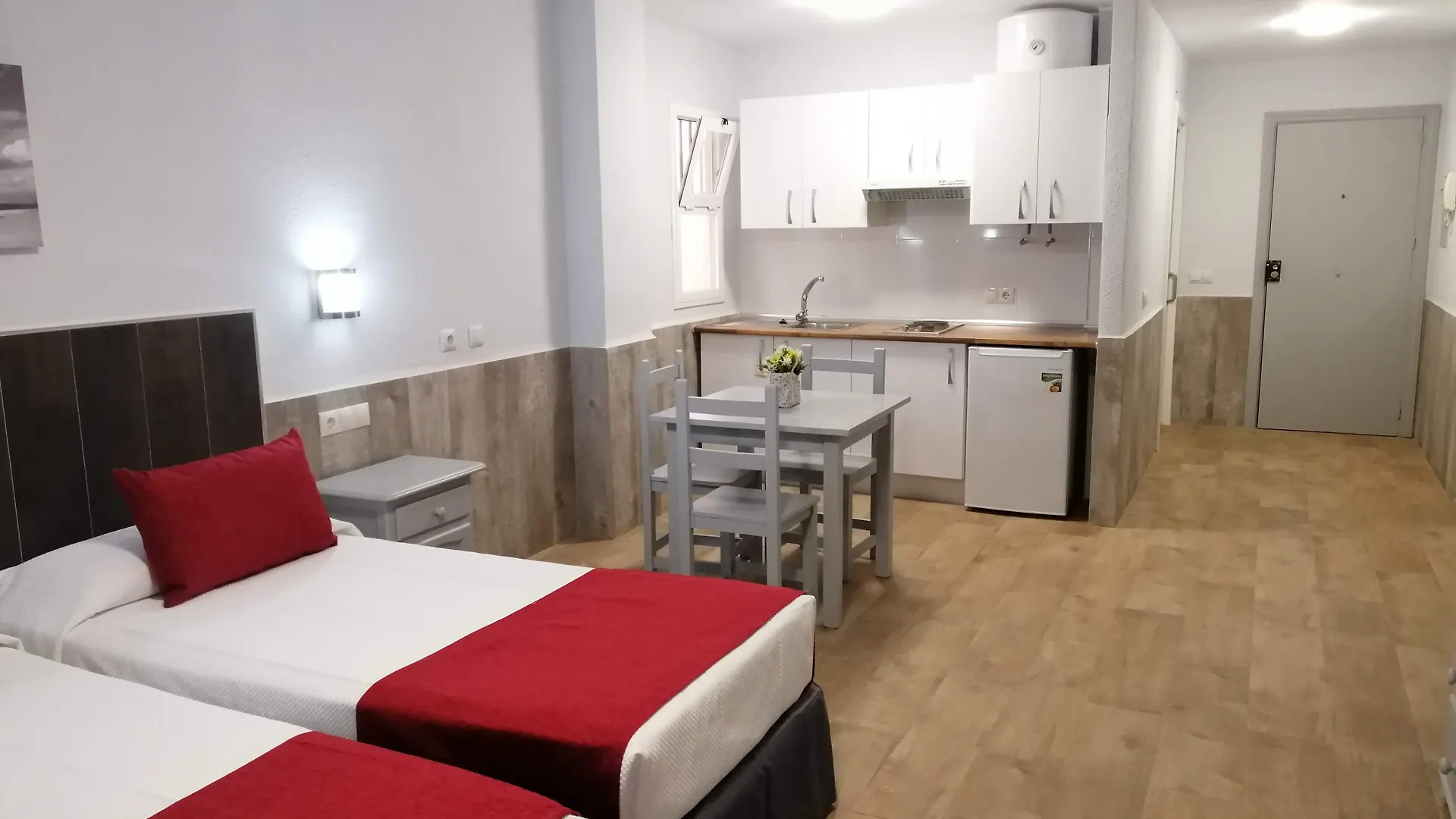 Apartamentos Puerta Del Sur Seville 0*,  Spain