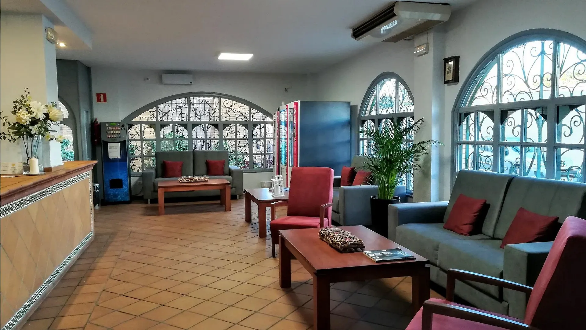 Apartamentos Puerta Del Sur Seville Spain