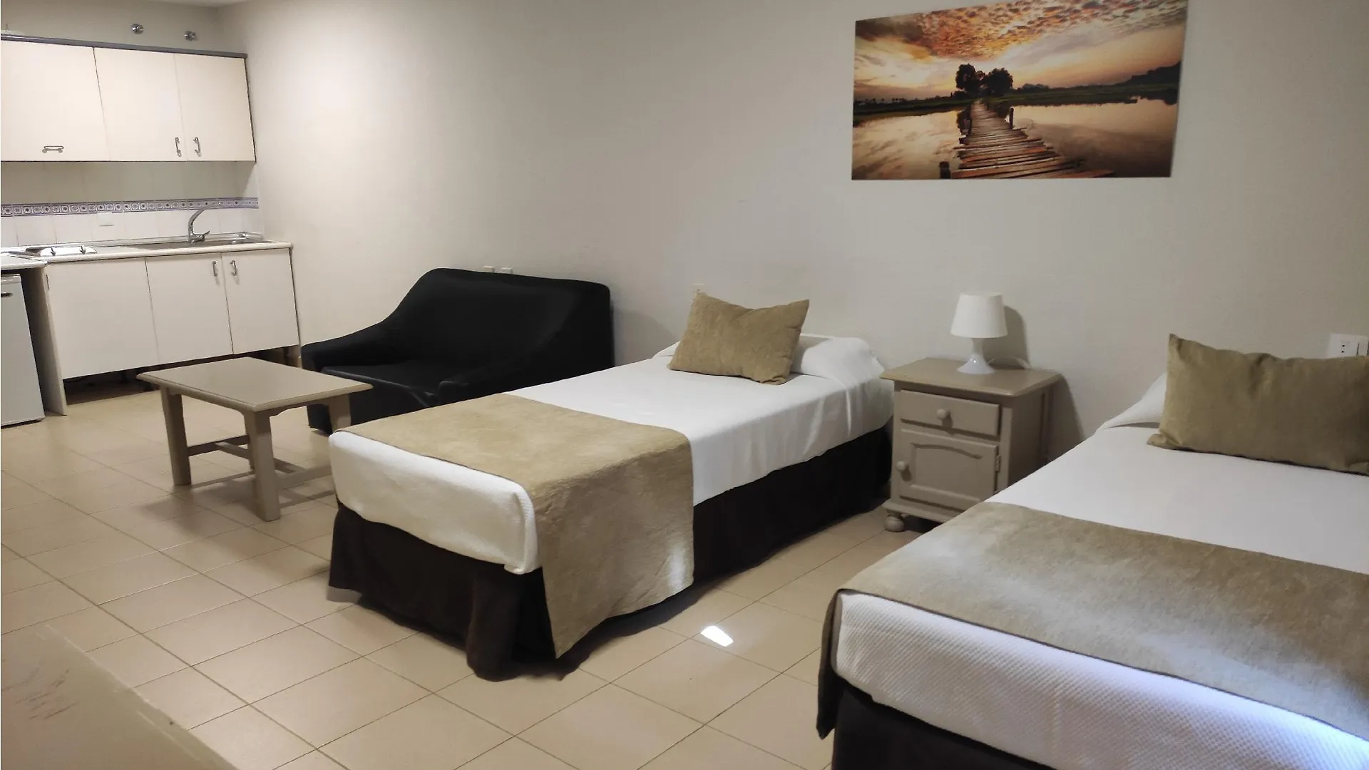Apartamentos Puerta Del Sur Seville Apartment