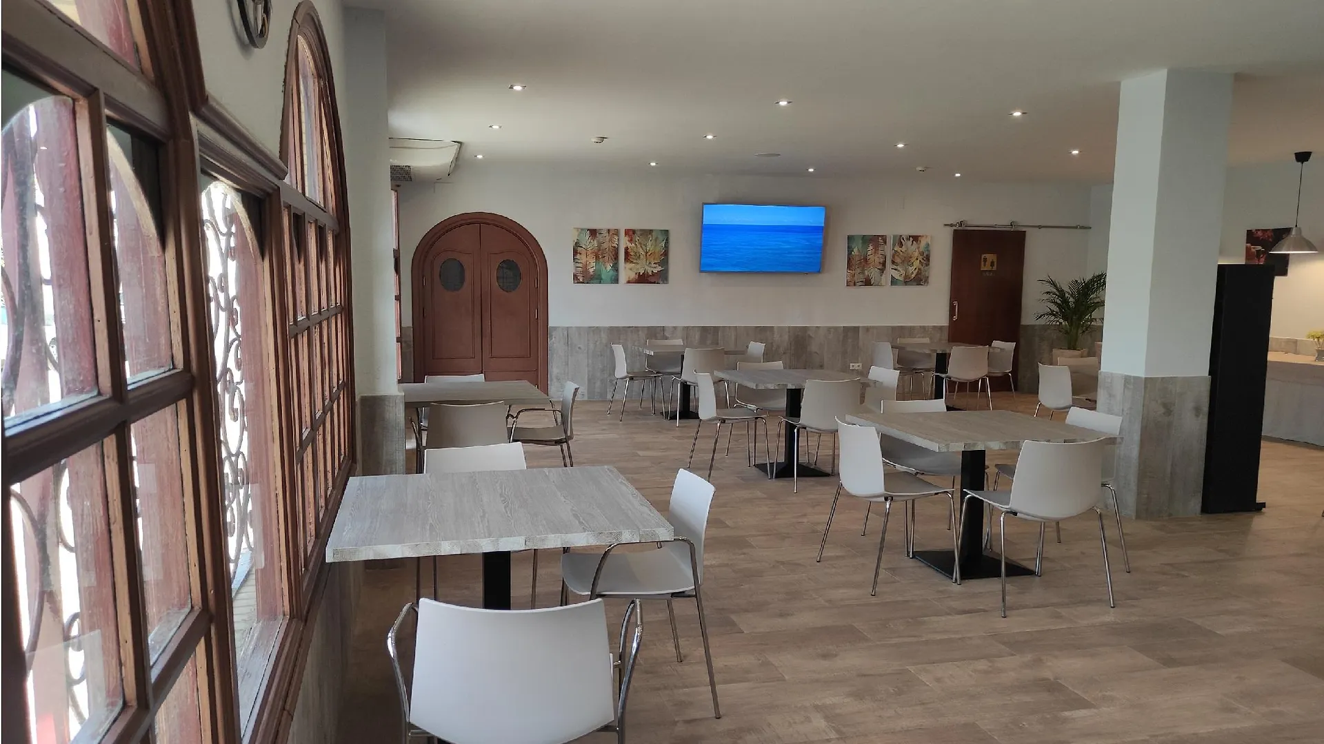 Apartamentos Puerta Del Sur Seville