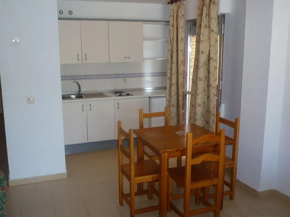 Apartamentos Puerta Del Sur Seville