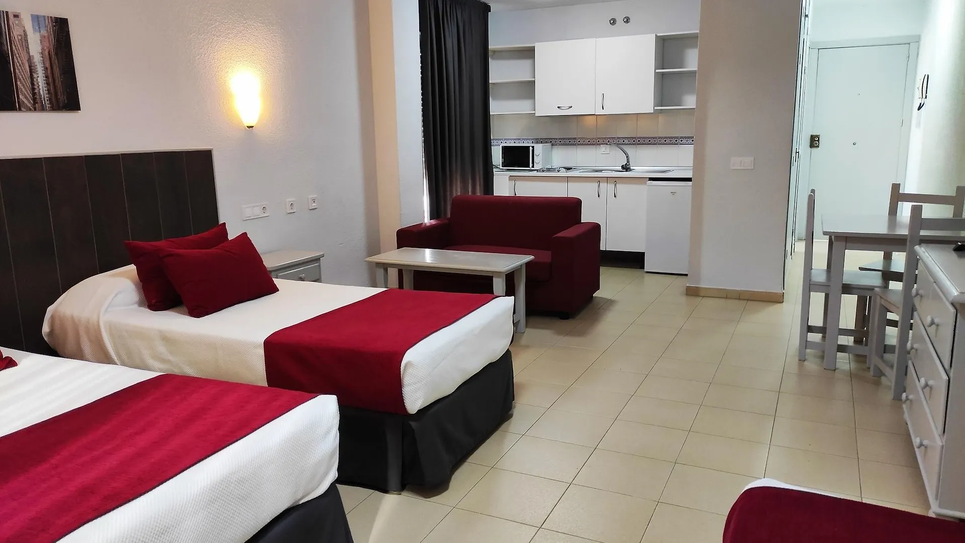 Apartment Apartamentos Puerta Del Sur Seville