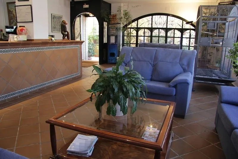 Apartamentos Puerta Del Sur Seville