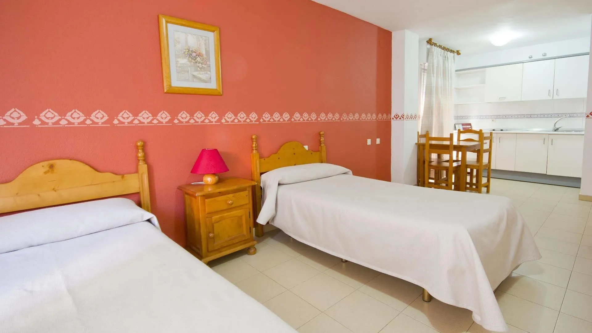 Apartamentos Puerta Del Sur Seville Apartment