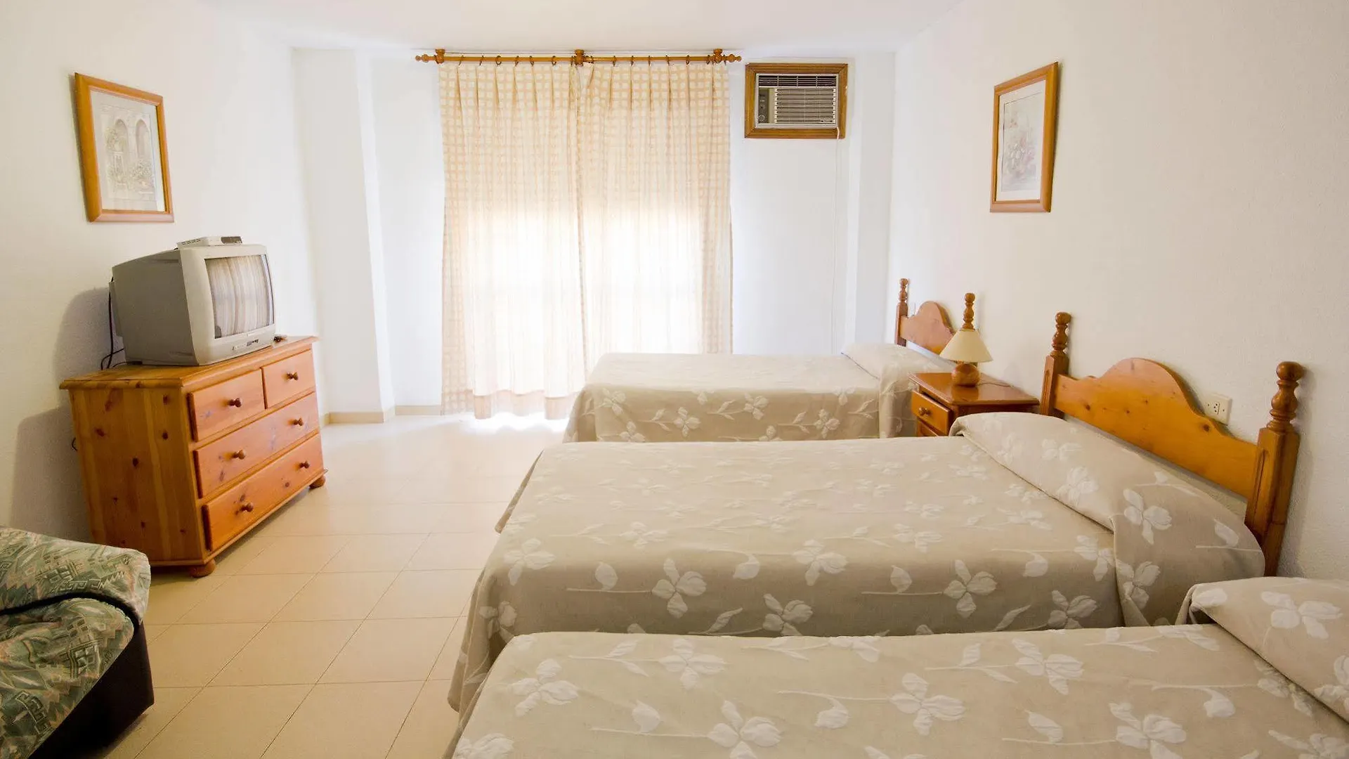 Apartamentos Puerta Del Sur Seville