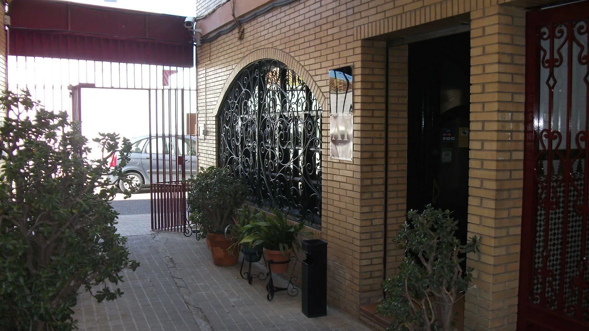 Apartamentos Puerta Del Sur Seville 0*,