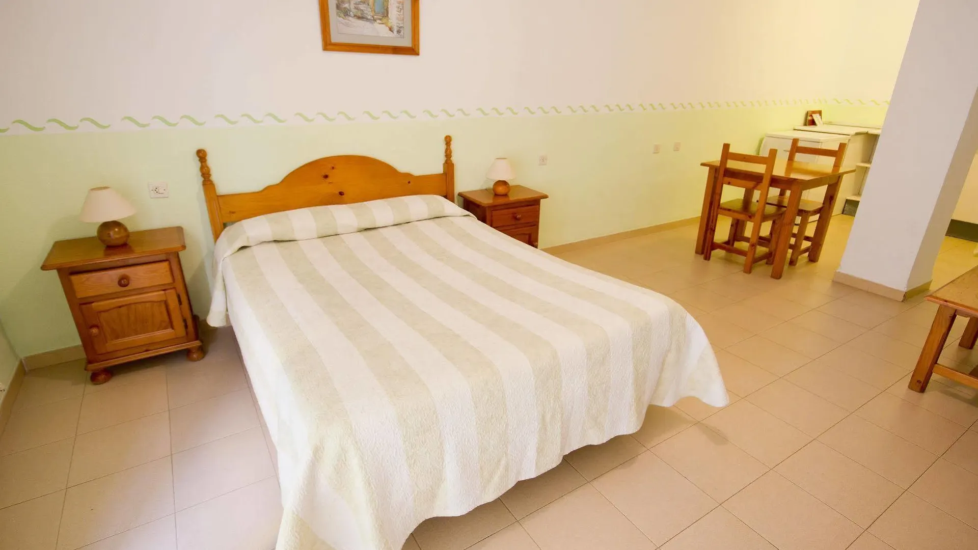 Apartamentos Puerta Del Sur Seville Apartment