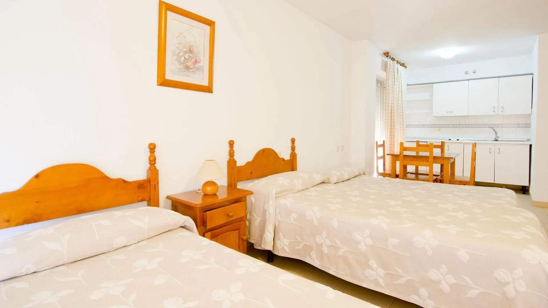 Apartamentos Puerta Del Sur Seville Spain