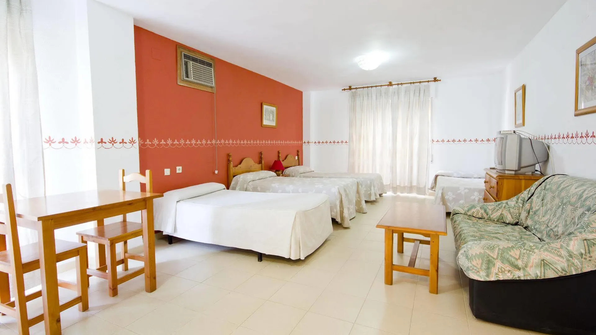 Apartamentos Puerta Del Sur Seville