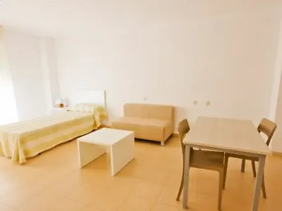 Apartamentos Puerta Del Sur Seville